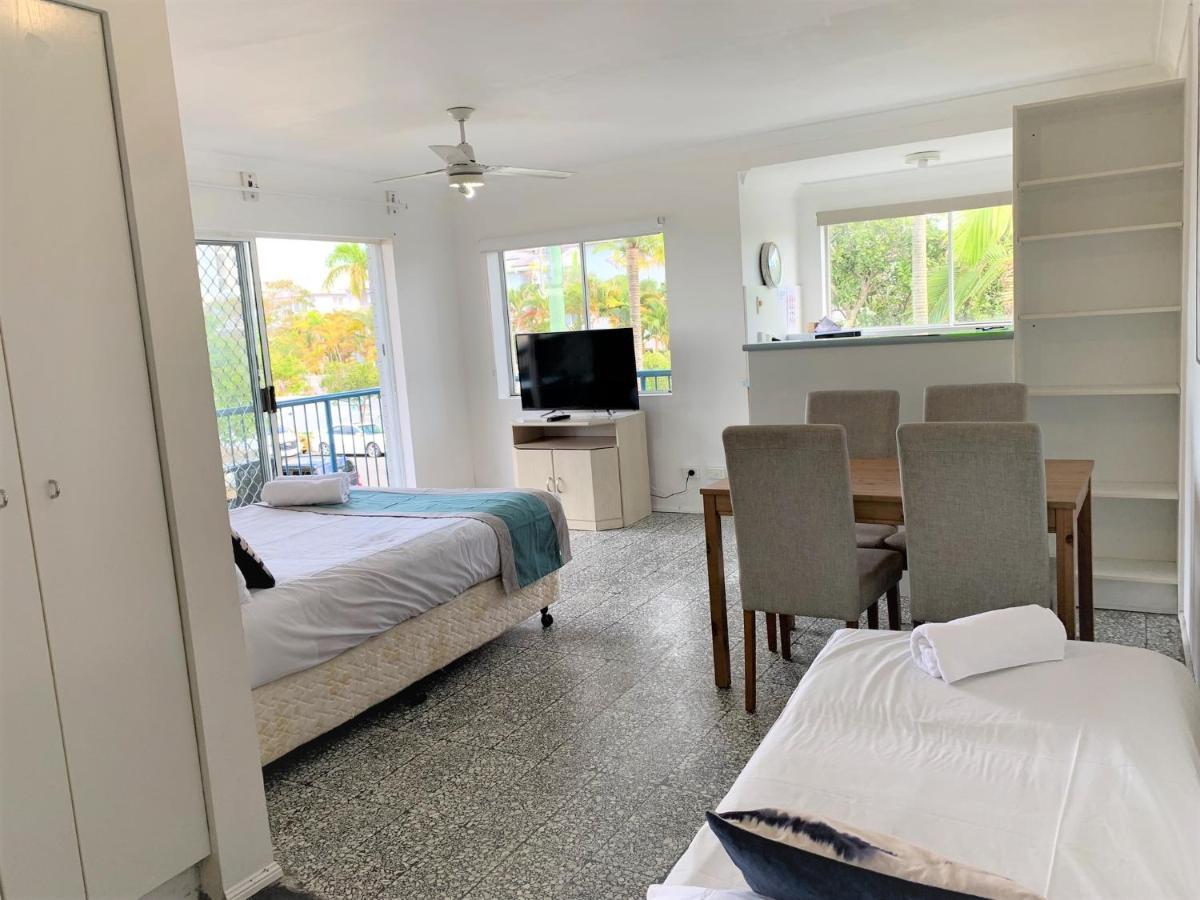 Broadwater Keys Holiday Apartments โกลด์โคสต์ ภายนอก รูปภาพ