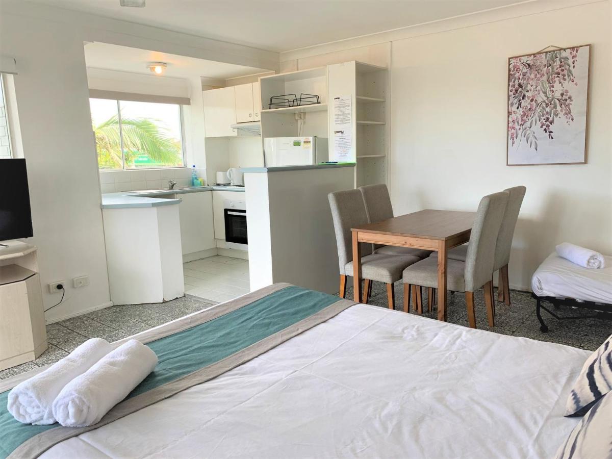 Broadwater Keys Holiday Apartments โกลด์โคสต์ ภายนอก รูปภาพ