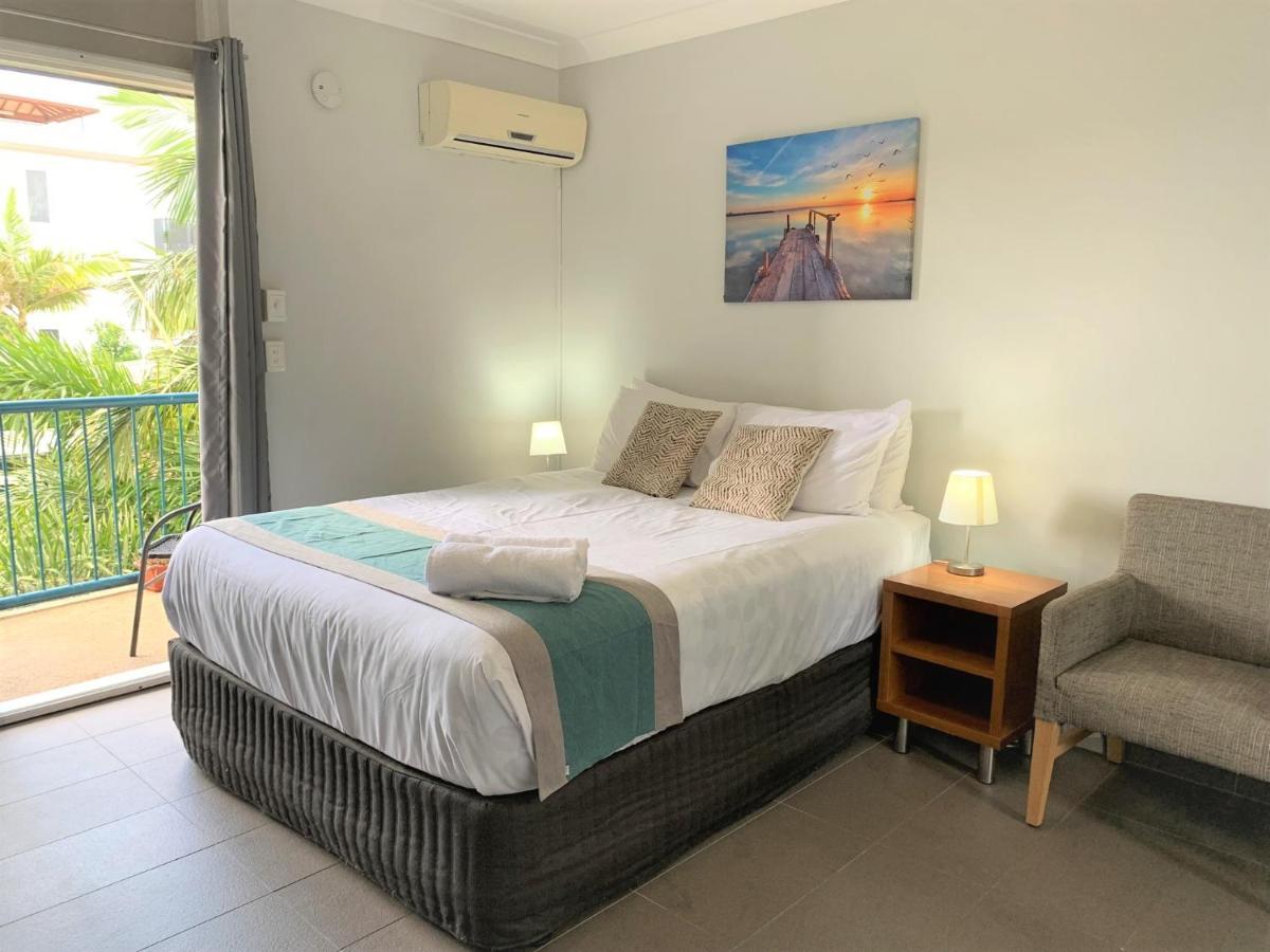 Broadwater Keys Holiday Apartments โกลด์โคสต์ ภายนอก รูปภาพ