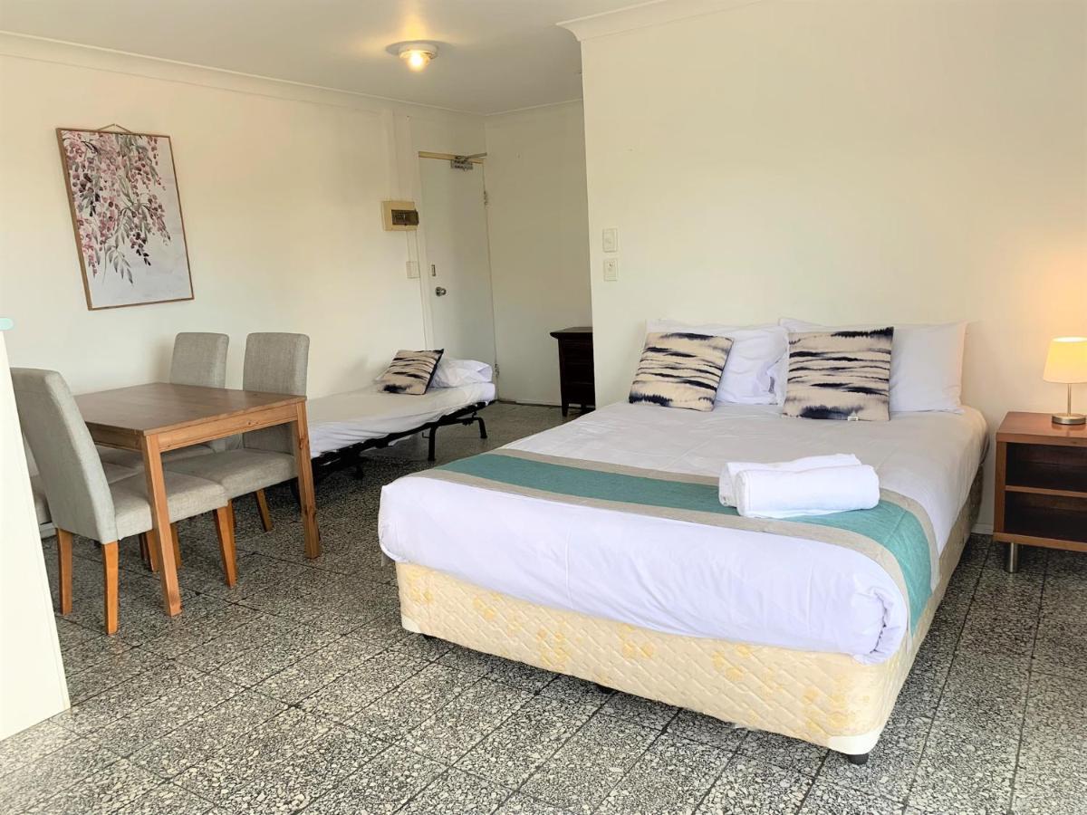 Broadwater Keys Holiday Apartments โกลด์โคสต์ ภายนอก รูปภาพ