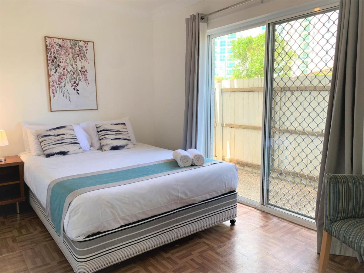 Broadwater Keys Holiday Apartments โกลด์โคสต์ ภายนอก รูปภาพ