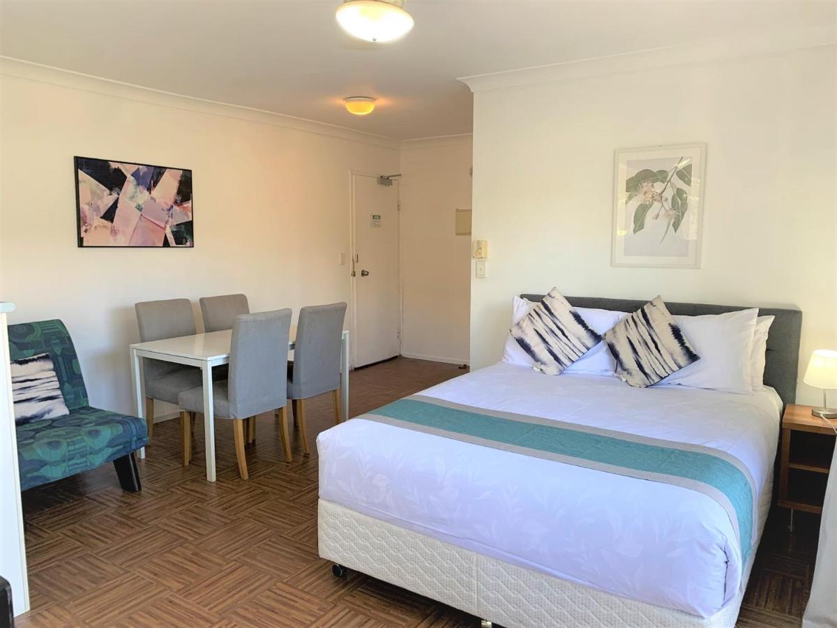 Broadwater Keys Holiday Apartments โกลด์โคสต์ ภายนอก รูปภาพ